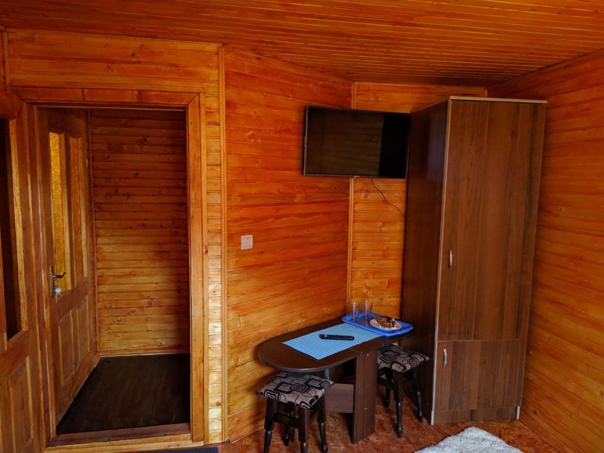 У Оксани Guest House Kvasy Exterior photo