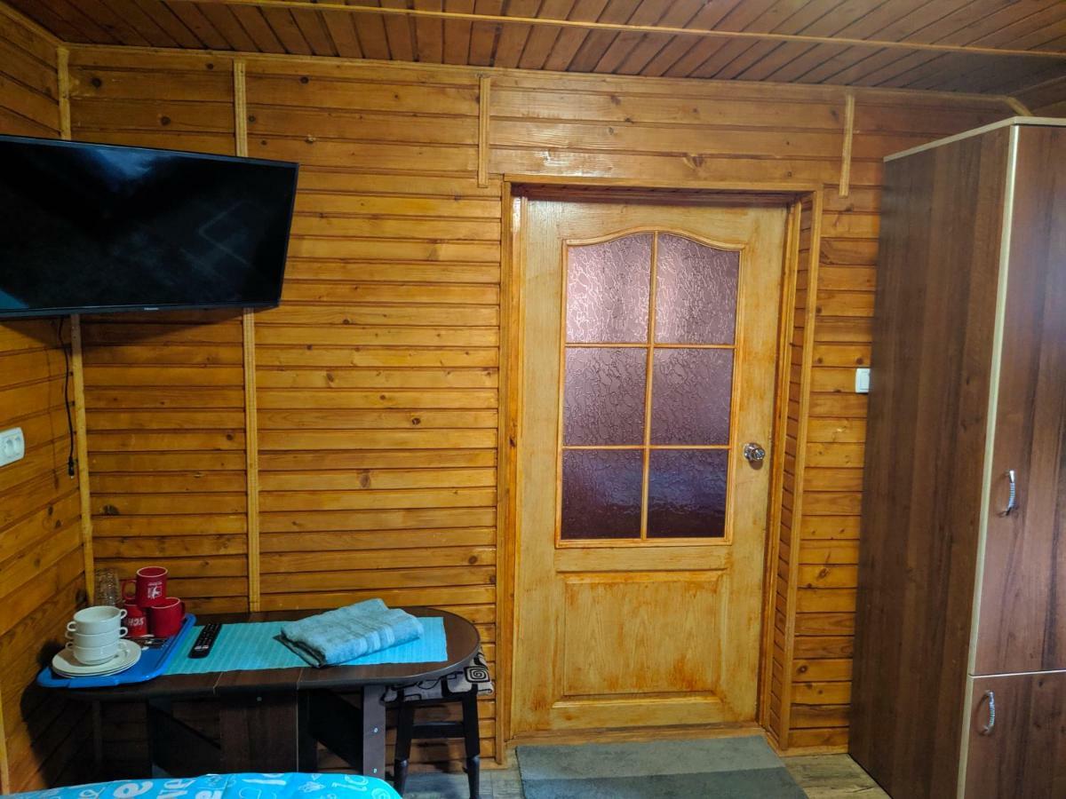 У Оксани Guest House Kvasy Exterior photo