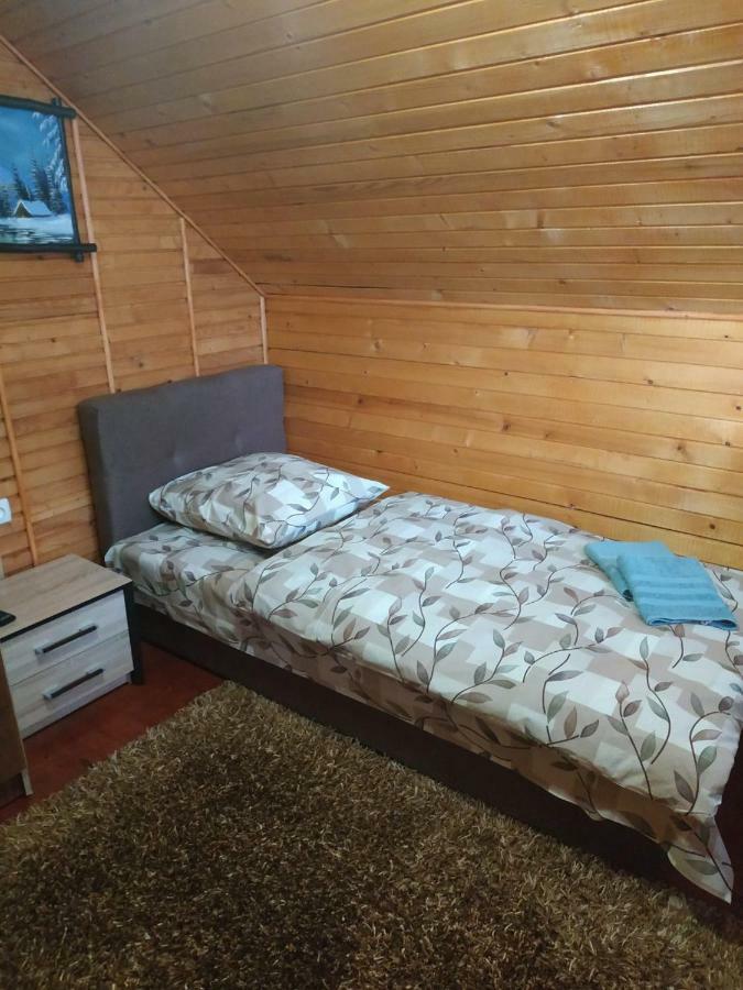 У Оксани Guest House Kvasy Exterior photo