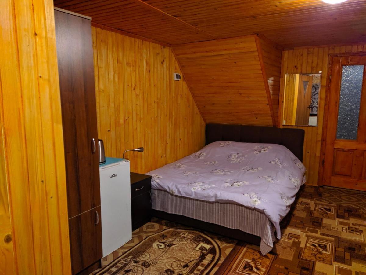 У Оксани Guest House Kvasy Exterior photo
